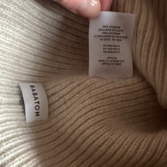 Babaton Cream Ribbed Cashmere Beanie Hat - Picture 2 of 4